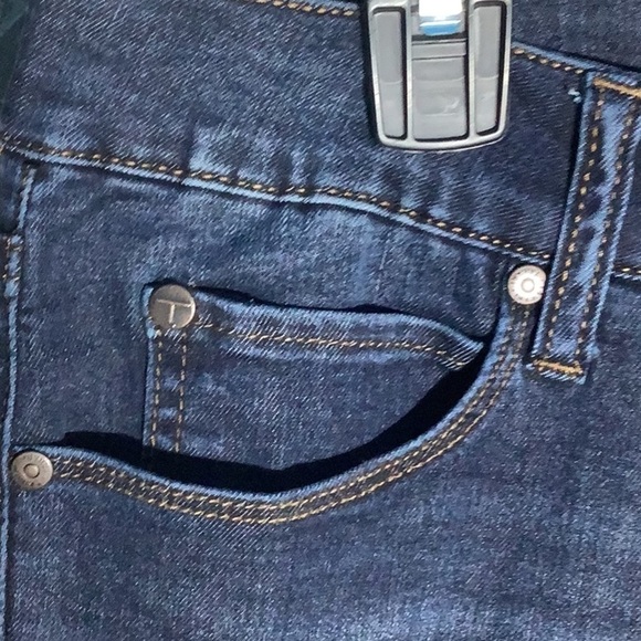 TAHARI NEW - Sz 8 / 29 - classic skinny jeans - soft feel & comfy stretch - Picture 6 of 7